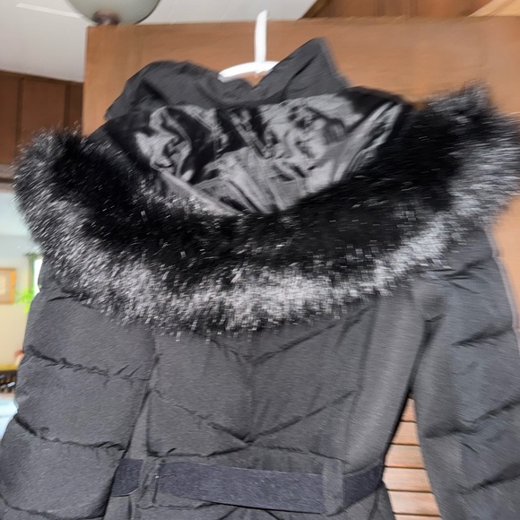Michael Kors NWOT Black Puffer Coat with Fur Trim - Picture 7 of 8